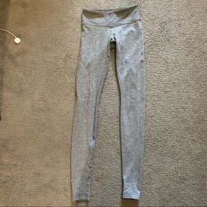 grey lululemon wonder under